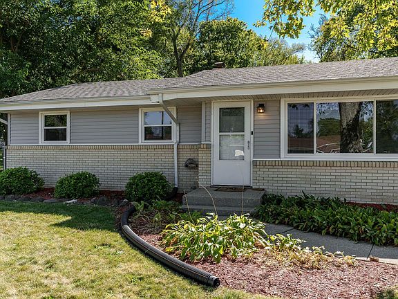 3rd image of 2523 Lund Ave