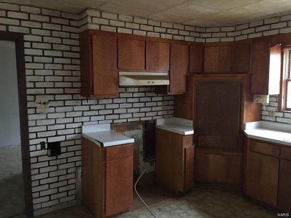 2nd image of 1915 Miller Ave