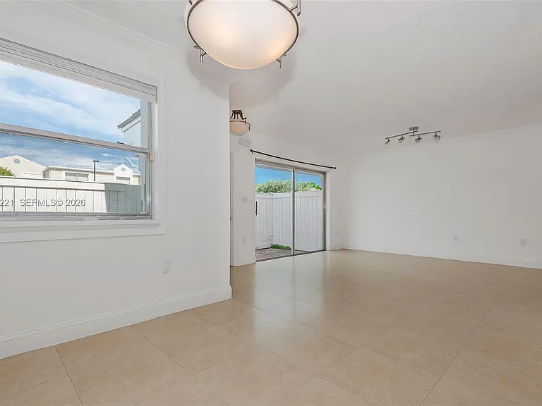 4520 SW 68th Court Cir #5-25 — Photo 9
