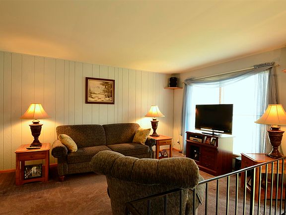 5th image of 715 Linden Ct