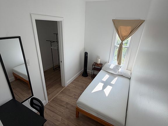 3rd image of 19 Reeves St APT 1