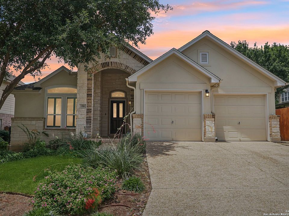 1st image of 1311 Brook Bluff