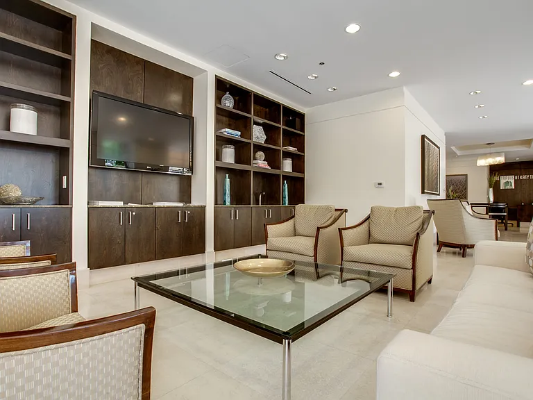 4611 Travis St #801B — Photo 23