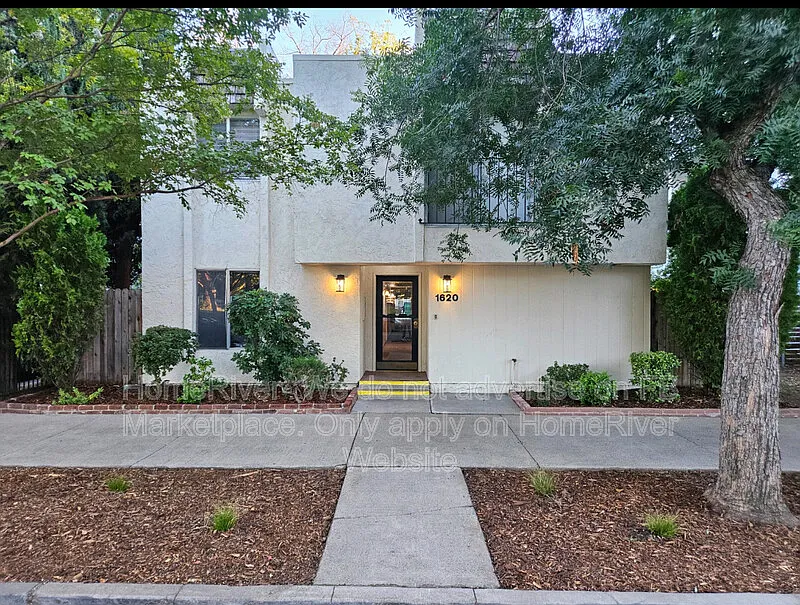1620 F St #11