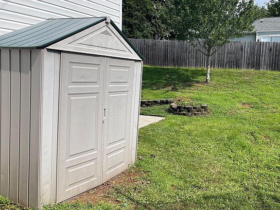 2nd image of 6009 Waterbury Ln