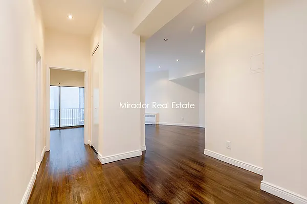 Rented by Mirador Real Estate | media 34