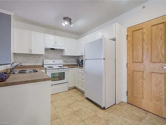 2nd image of 8 Harris St #420