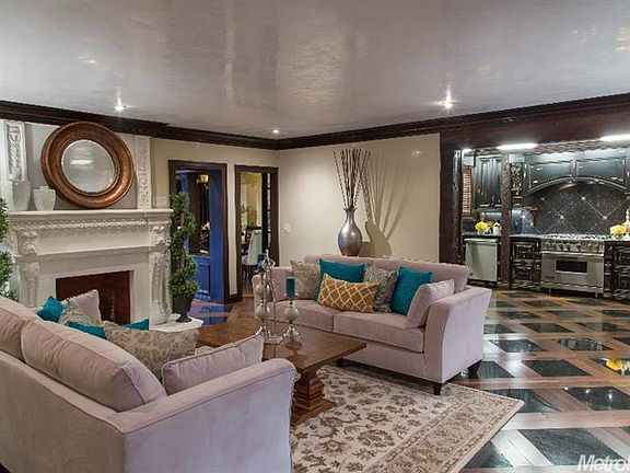 4th image of 3239 McKinley Blvd