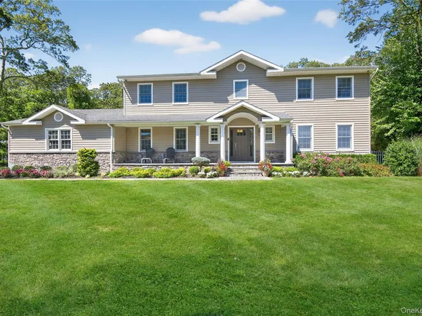 31 Louis Drive, Melville, NY 11747