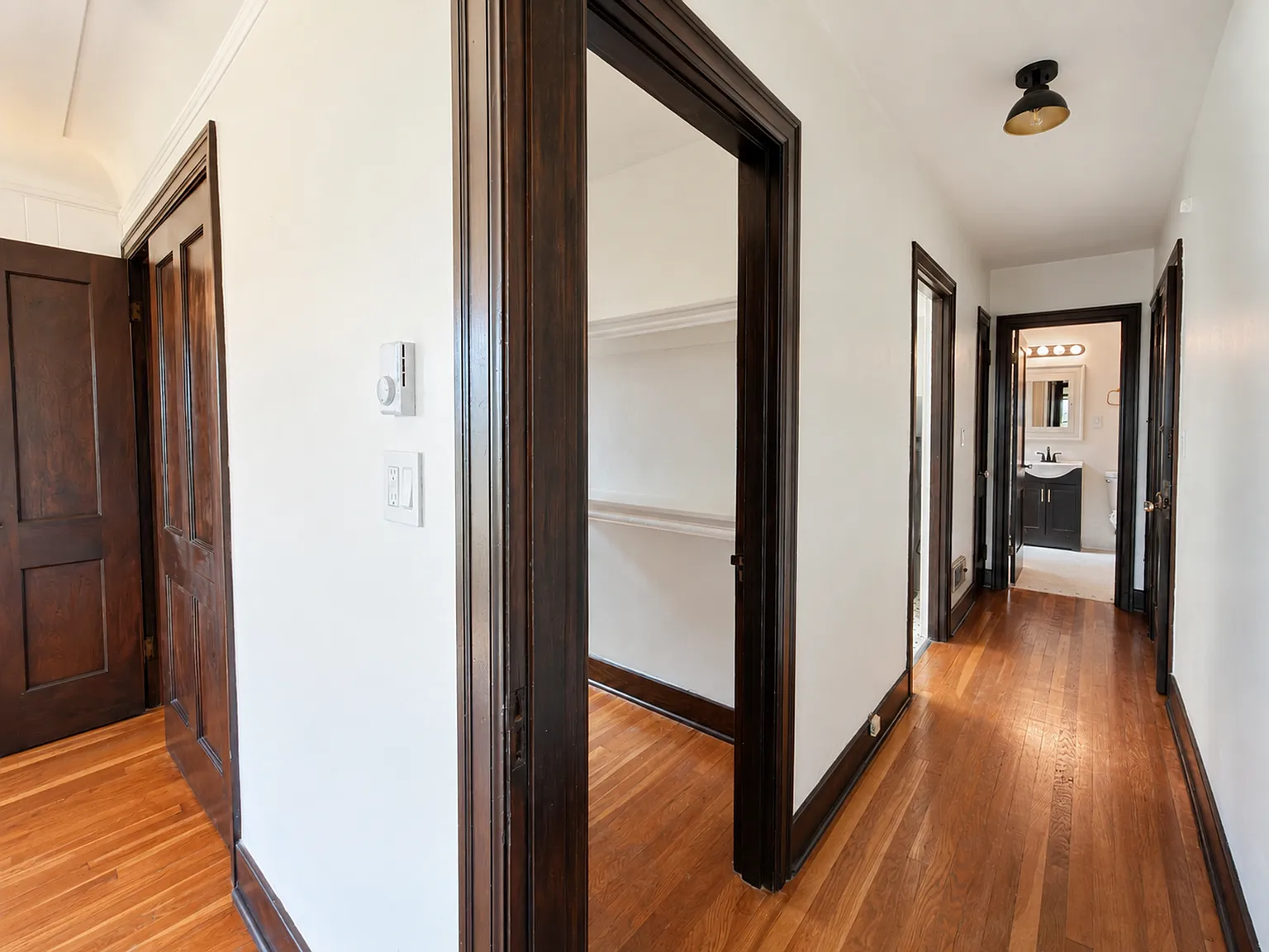 6522 Phinney Ave N — Photo 4