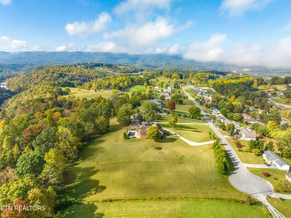 Gail Ln, Jacksboro, TN 37757