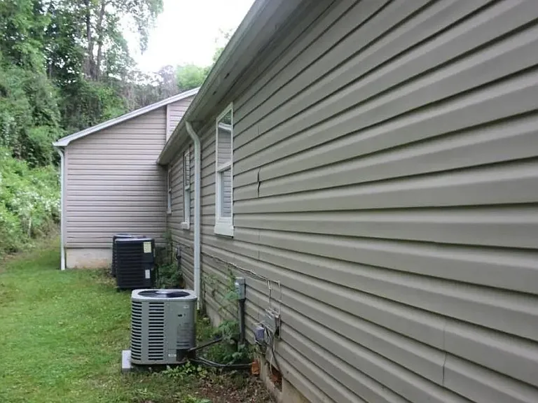 5705 Fountain Rd — Photo 2