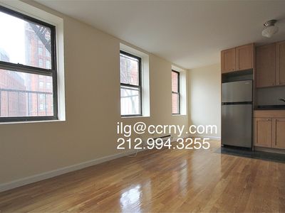 273 Mott St, New York, NY, 10012