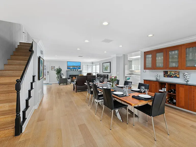 250 Soledad Place — Photo 6