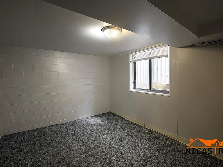 215 E Lane Ave #D — Photo 31