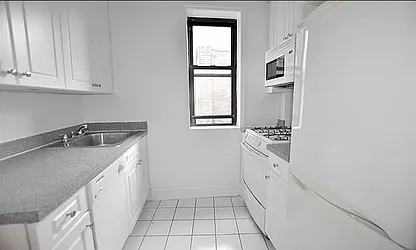 Rented by Manhattan Realty Group