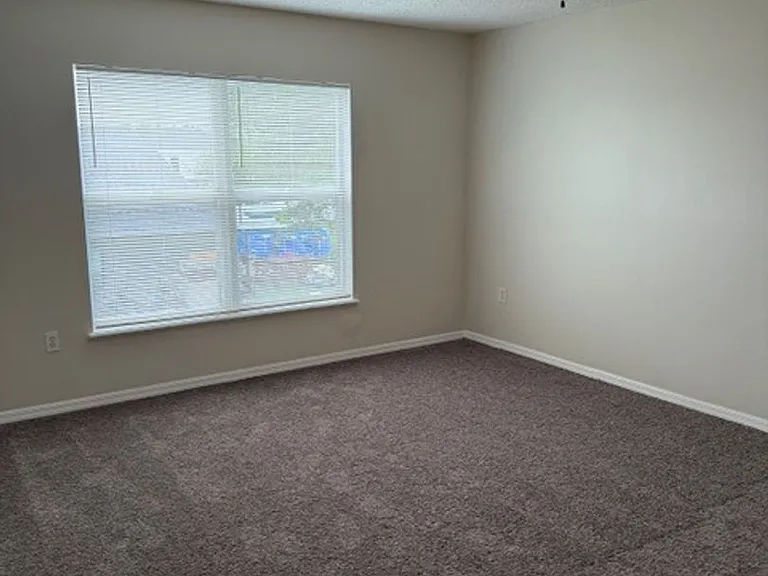 744 Paris Dr — Photo 21