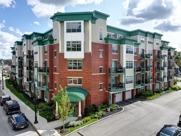 69 Foundry St #214, Wakefield, MA 01880