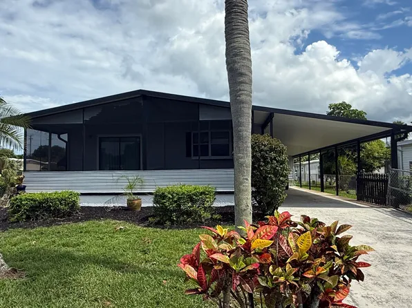 7056 SE Amendment Street, Hobe Sound, FL 33455