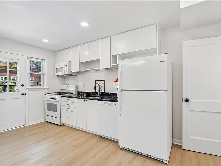 1612 Hardwick Rd — Photo 15