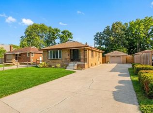 4245 Wyandotte St E, Windsor, ON N8Y1G8