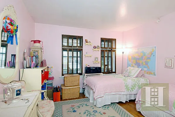 Rented by Halstead Real Estate | media 25