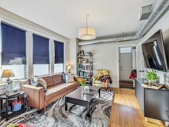 2nd image of 1800 N Honore St #1R