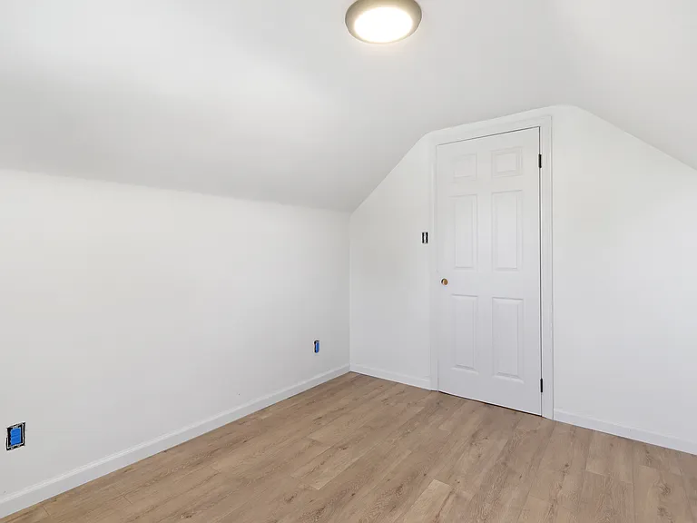 18601 Harlan Dr — Photo 21
