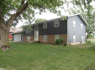 613 S Walnut St, Carroll, IA 51401