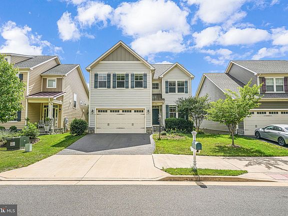 2nd image of 7122 Lake Dr