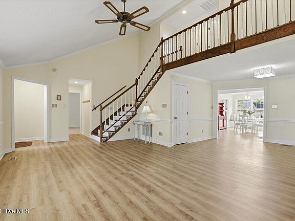 4th image of 208 Smith Drive