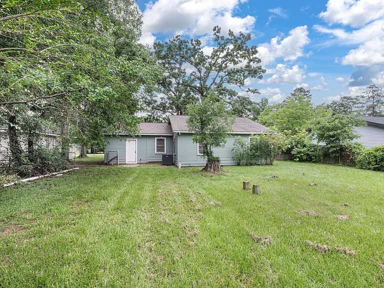 305 Harris Blvd — Photo 3