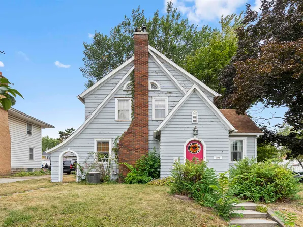 702 Baltimore St, Waterloo, IA 50702