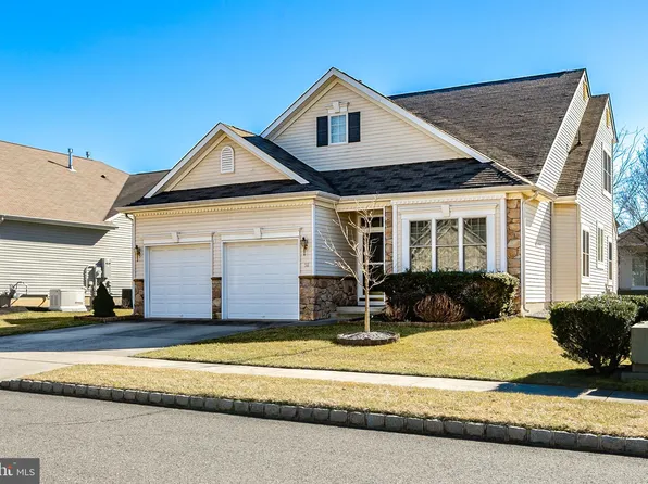 58 Ridgway Dr, Bordentown, NJ 08505