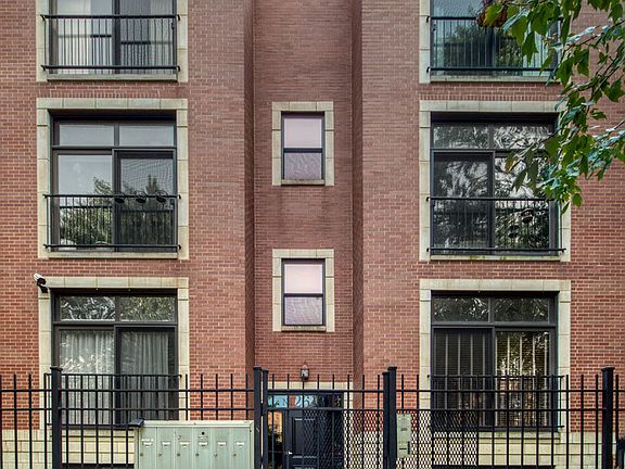 3rd image of 2617 W Evergreen Ave #1W