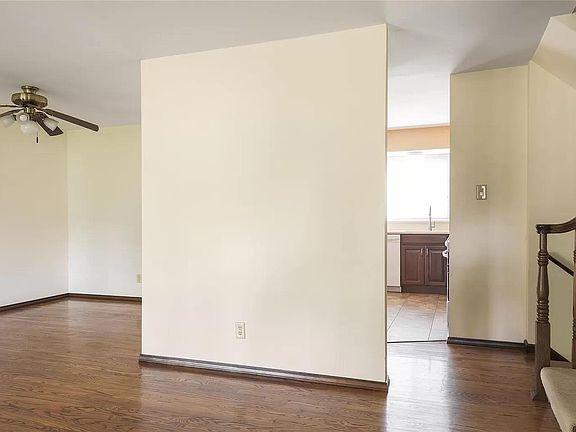 4th image of 826 Judson Manor Dr