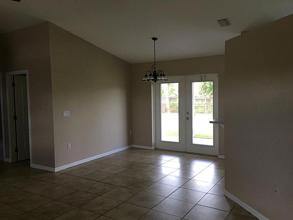 2nd image of 413 SW 43rd Ter