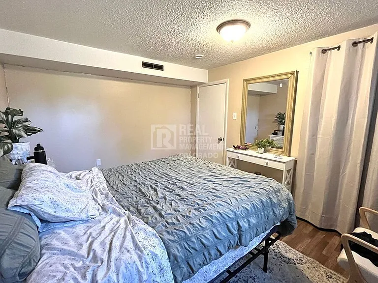 811 Holmes Dr — Photo 14