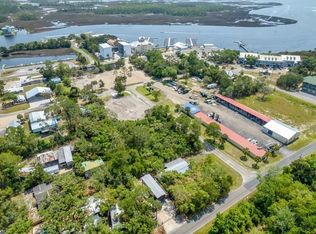 19 E Main St, Steinhatchee, FL 32359