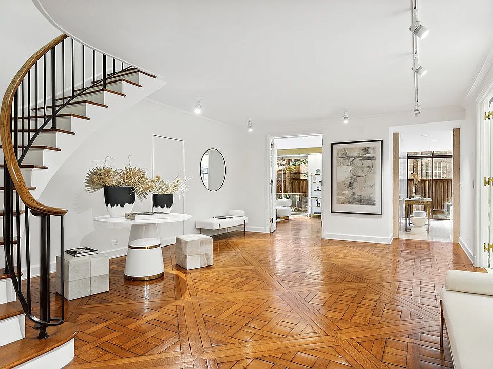 1st image of 812 5th Avenue Maisonette