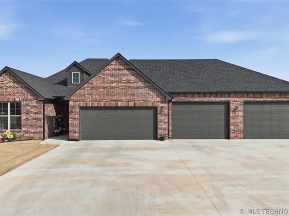157 N Castle St, Skiatook, OK 74070