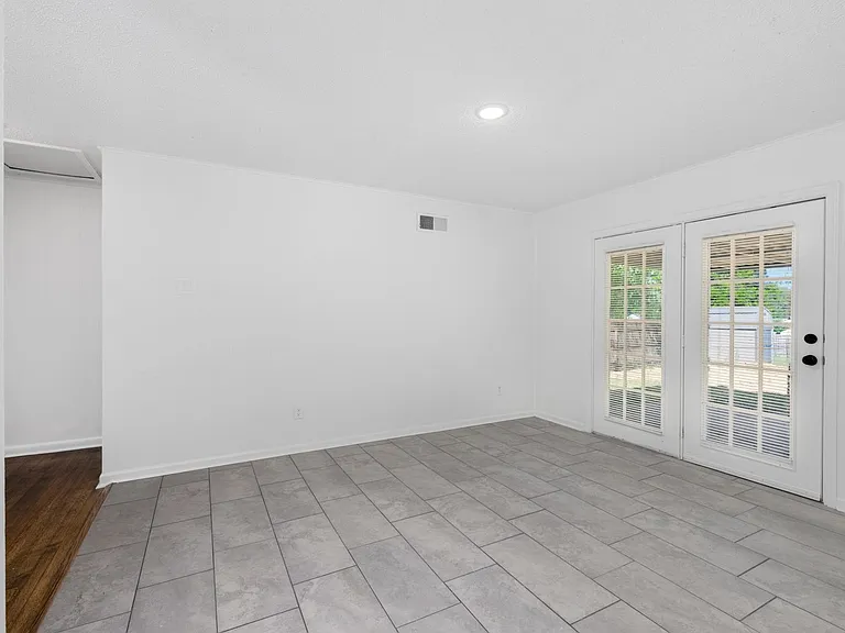 1860 Brookhaven Dr — Photo 17