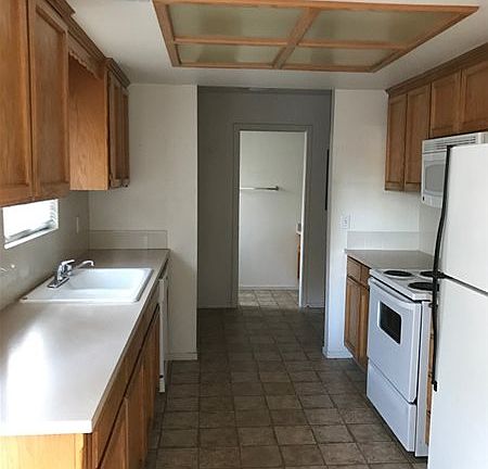 4th image of 1346 N Denair Ave