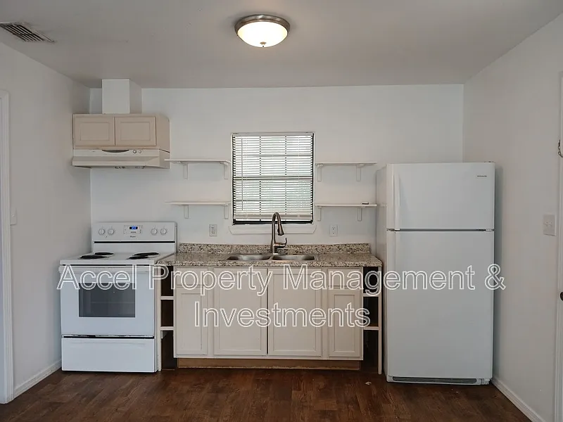 2 bed, 1.0 bath, 810 sqft, $850 — Photo 4