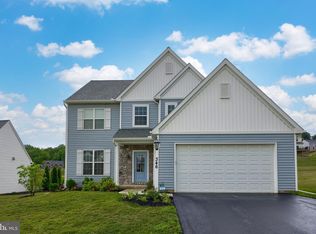346 Autumn Harvest Ln, Lititz, PA 17543