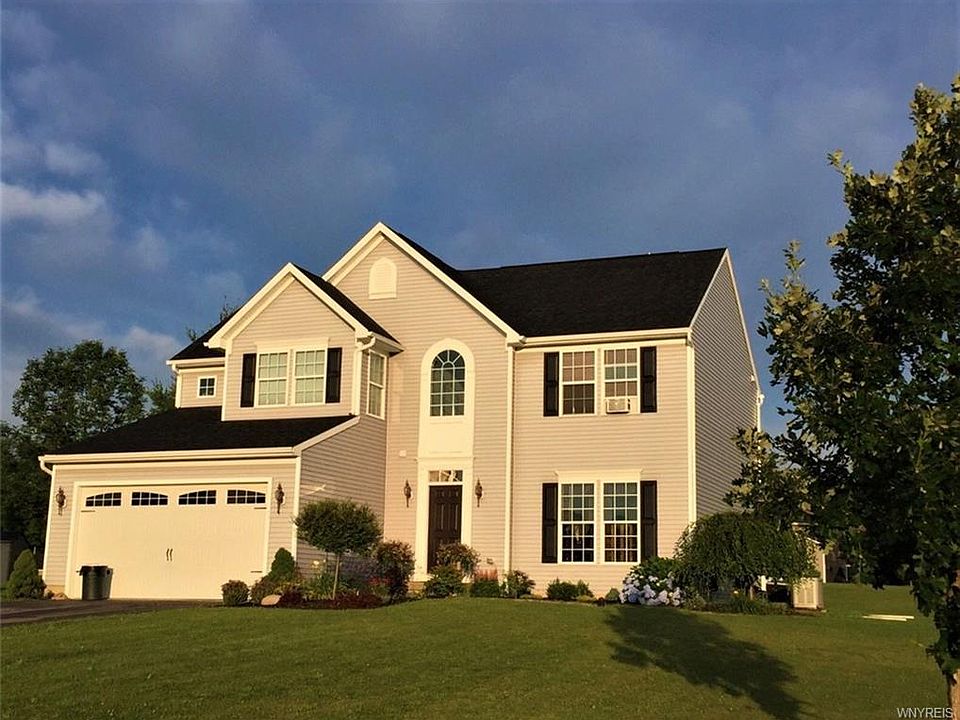 1st image of 39 Hilltowne Dr