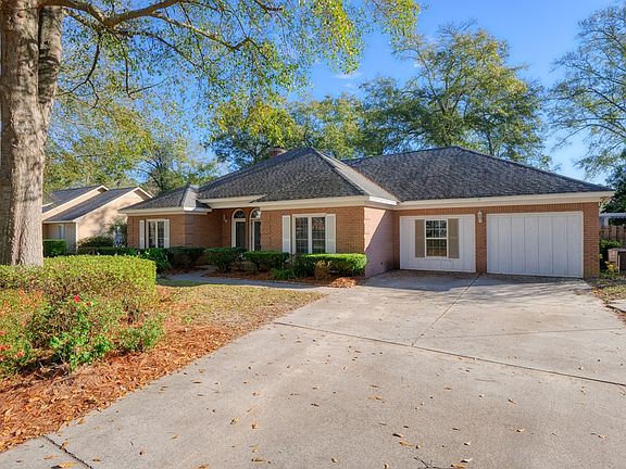 2nd image of 3712 Cambridge Dr