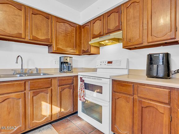 5th image of 712 W Limberlost Dr Unit 17