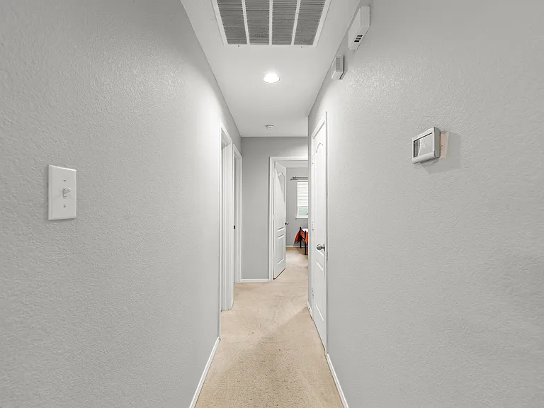 9412 Caliente Dr — Photo 14