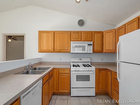 2nd image of 1295 Whitehall Rd Unit 17